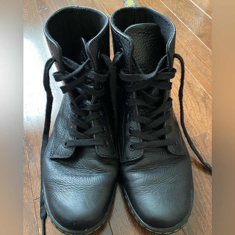 Dr. Martens Leyton Women Boot